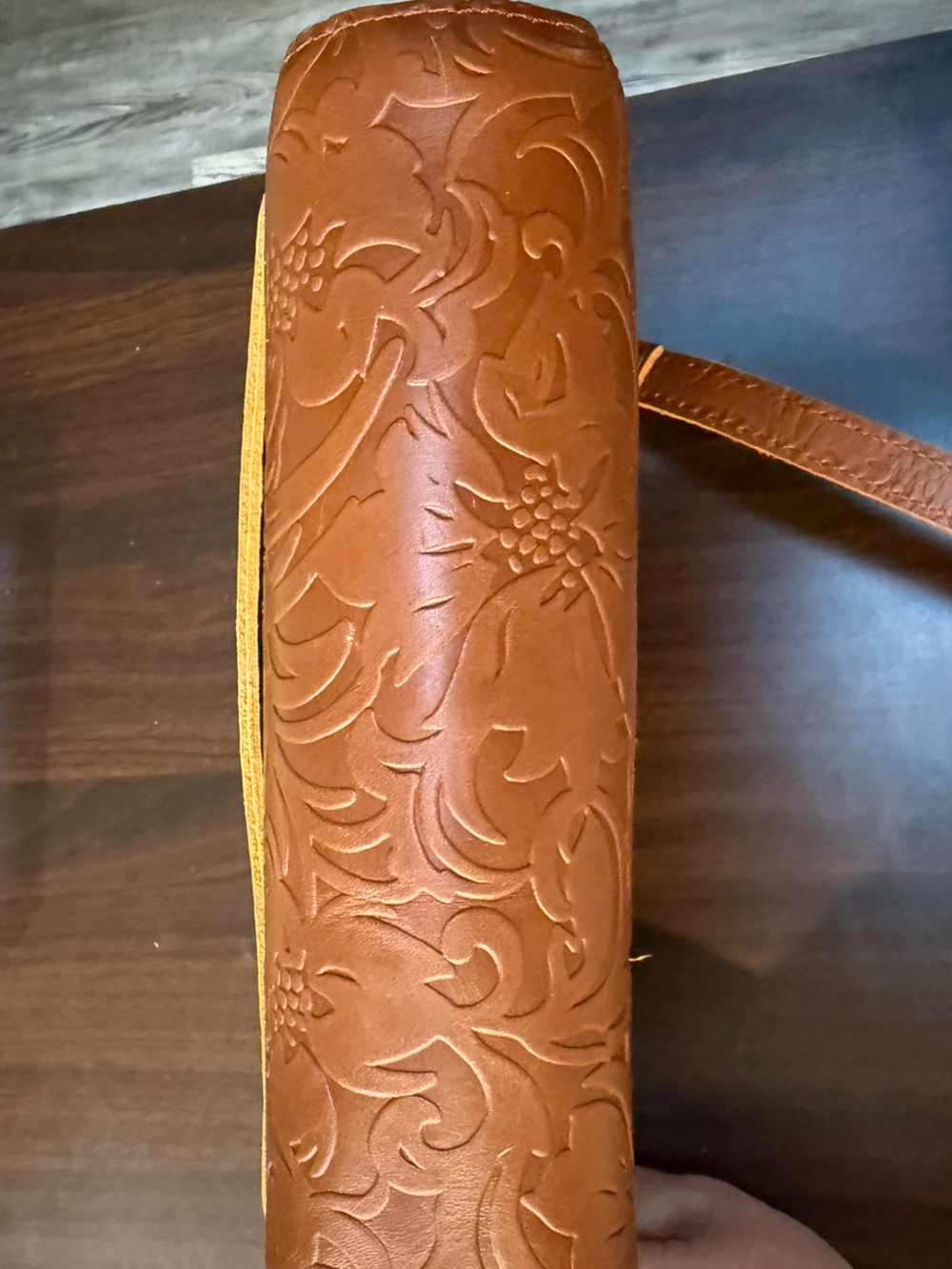 Portland Leather medium meadow metro Tan Embossed Floral Crossbody Bag - Picture 4 of 4